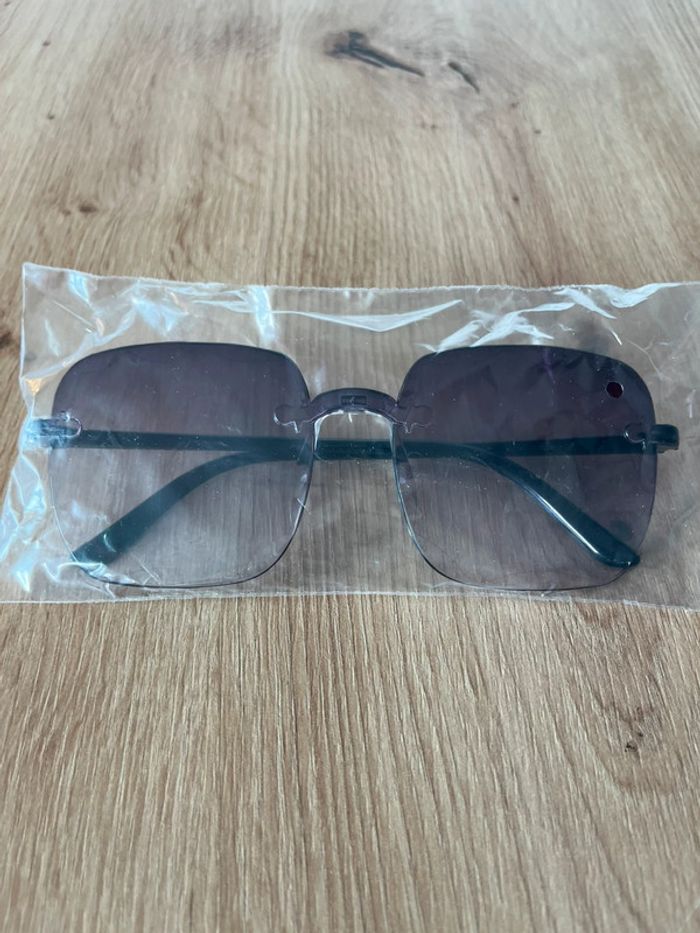 Lunettes de soleil tendances femmes neuves - photo numéro 4