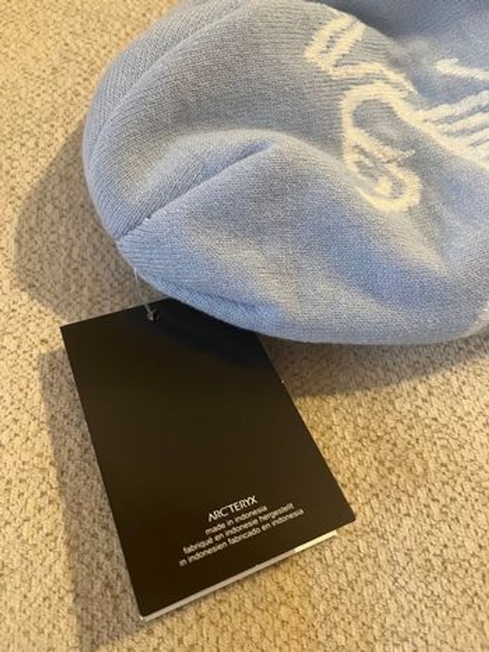 Bonnet Arc’teryx bleu ciel - photo numéro 2