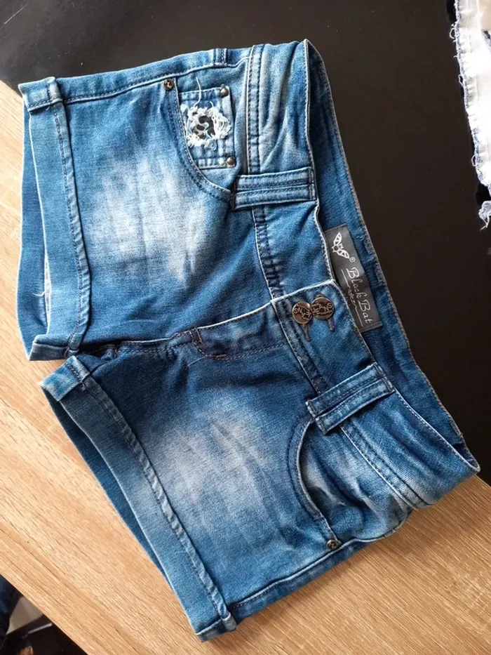 Lot 2 shorts femme T.38 - photo numéro 4