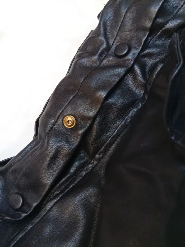 Chemise Zara simili cuir - photo numéro 4
