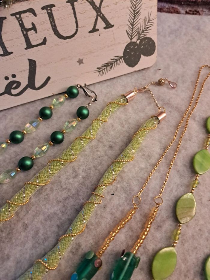 Lot de colliers vert clair vert foncé et doré - photo numéro 9