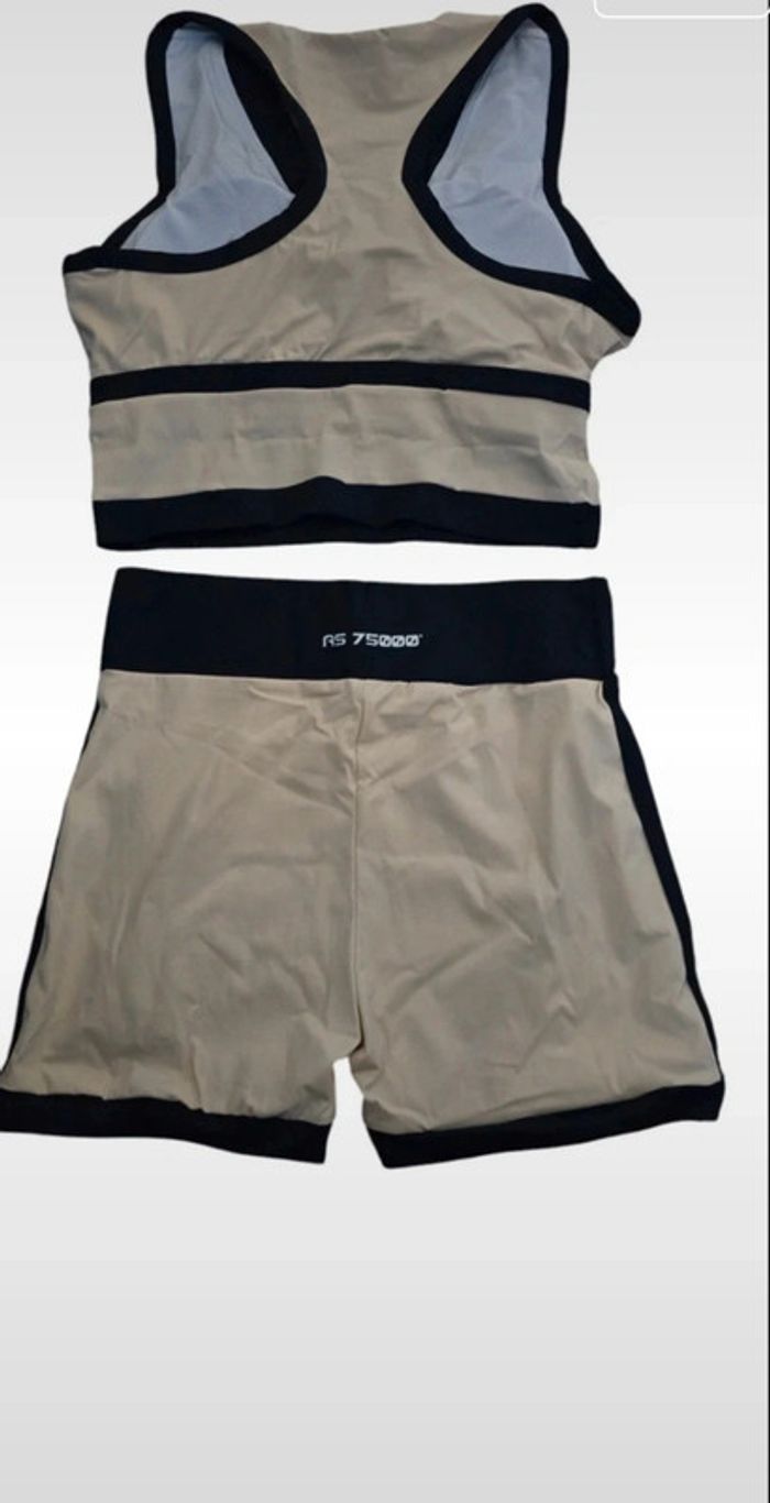 Ensemble de sport femme - photo numéro 2