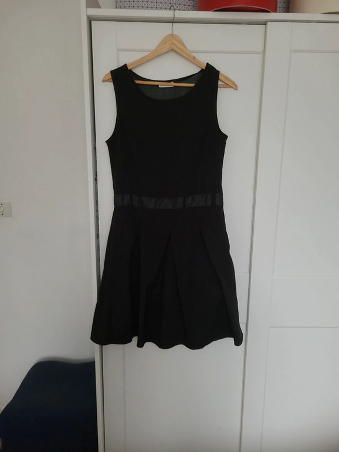 Robe noire 38 cache cache