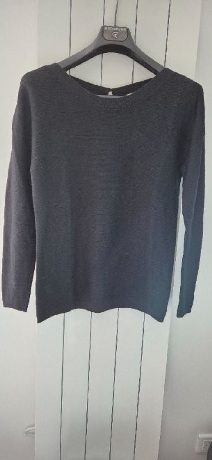 Pull noir