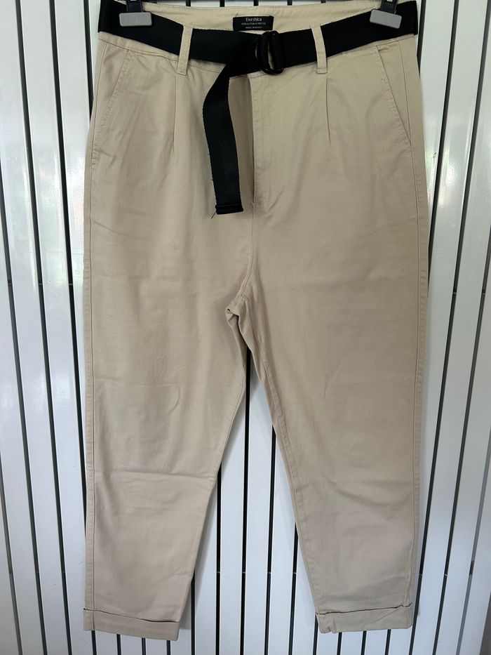 Pantacourt beige, Bershka, taille 42