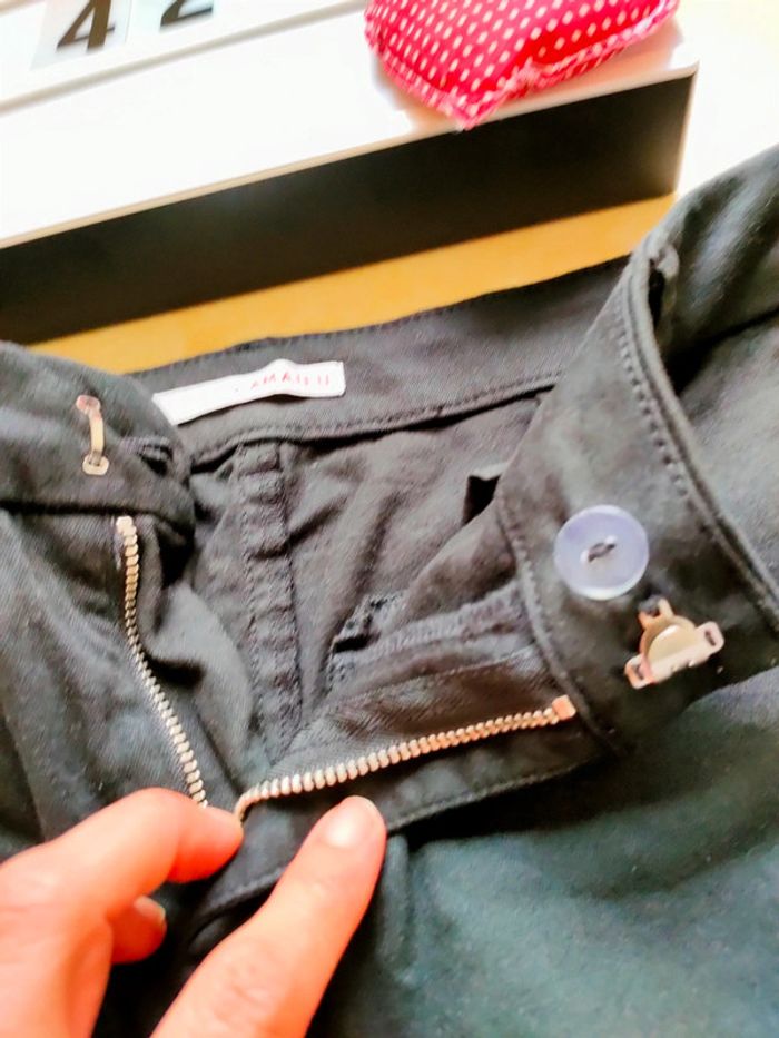 Pantalon noir court taille 42 marque camaïeu - photo numéro 2
