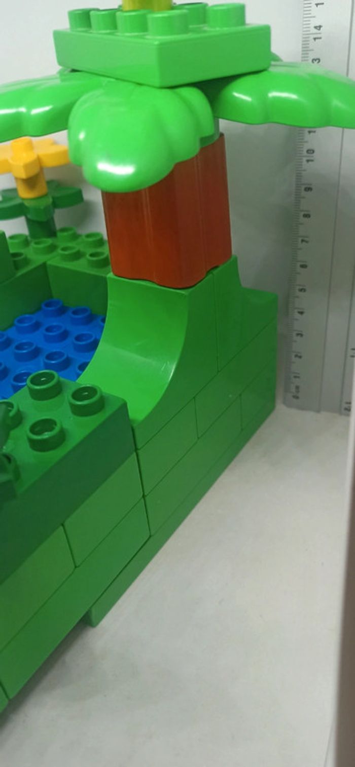 Décor paysage jungle avec rivière et panthère noire lego duplo - photo numéro 8