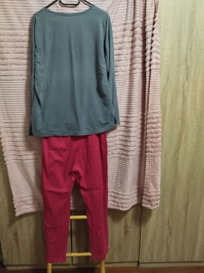 Ensemble pyjama rouge et gris - photo numéro 2