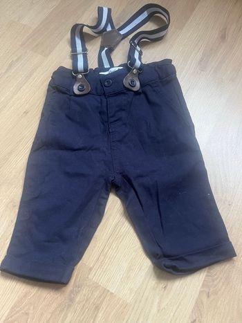 Pantalon à bretelles