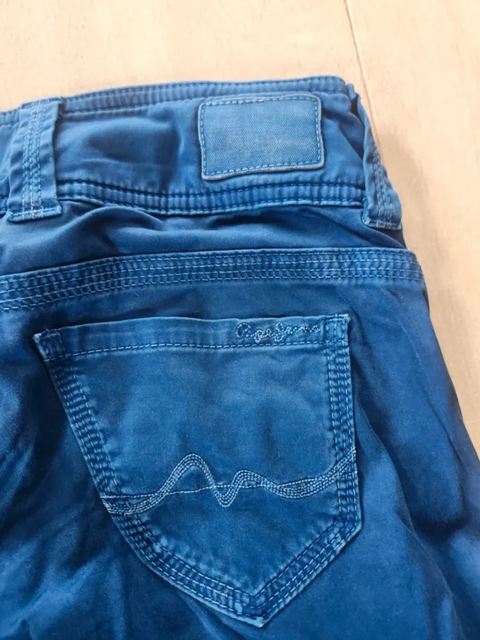 Pantalon et foulard - photo numéro 3