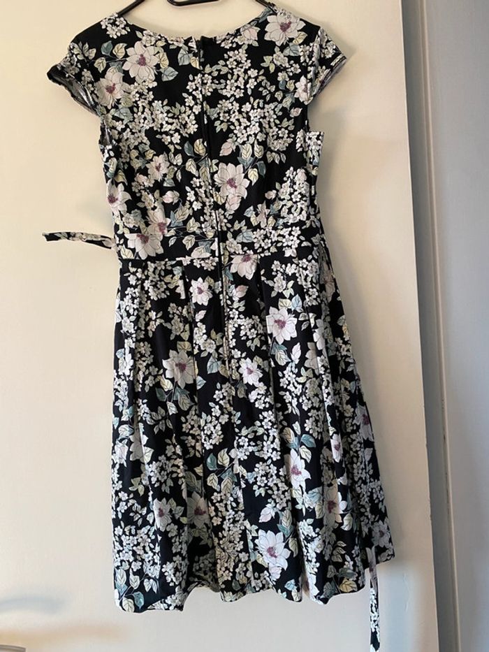 Robe fleurie Orsay Taille 40 - photo numéro 2