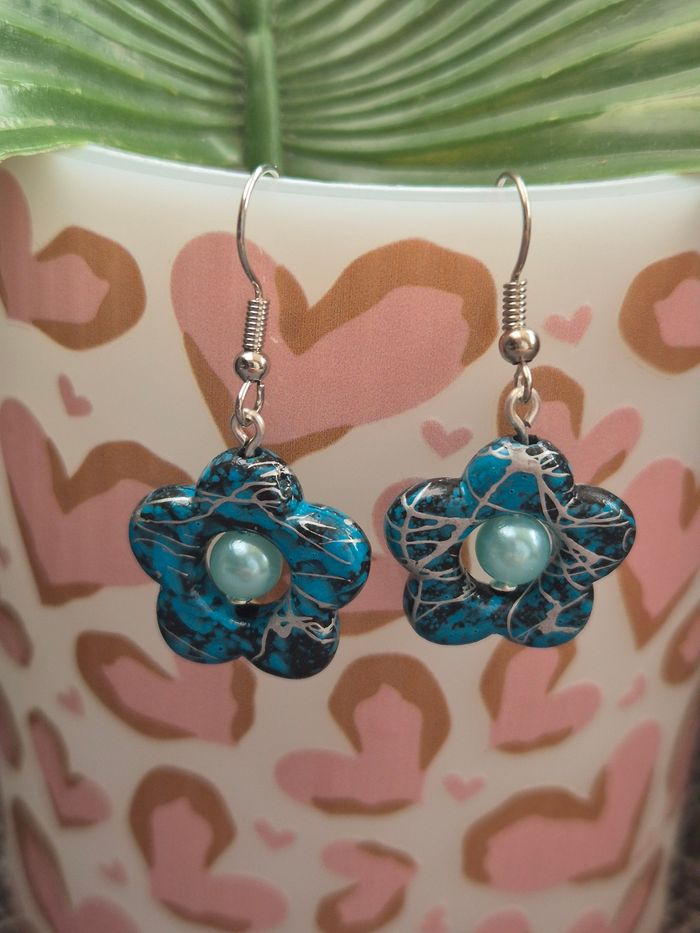 Boucles d’oreilles "Fleurs Bleu" - photo numéro 2