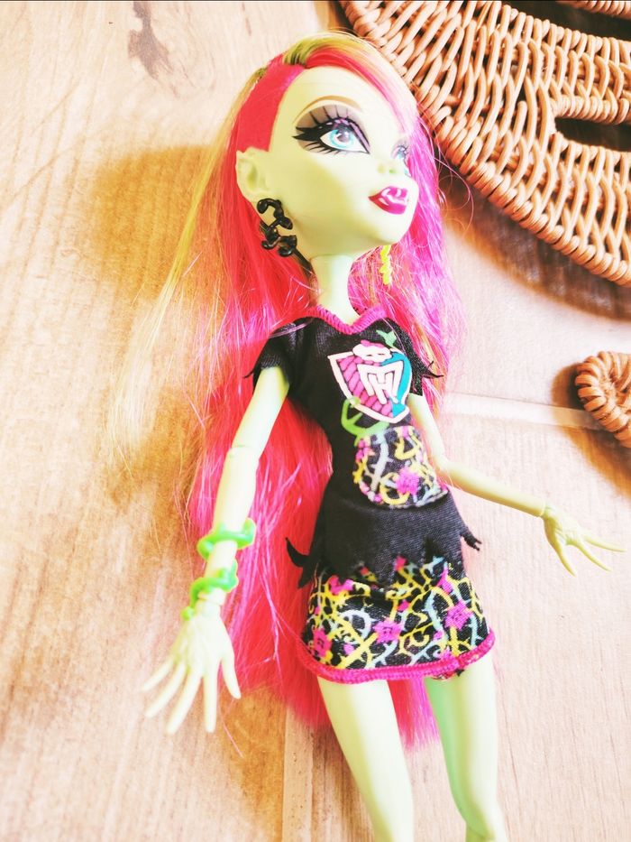 🦇 Poupée Monster High Venus Mc Flytrip ghoul's spirit pom-pom marque Mattel - photo numéro 2