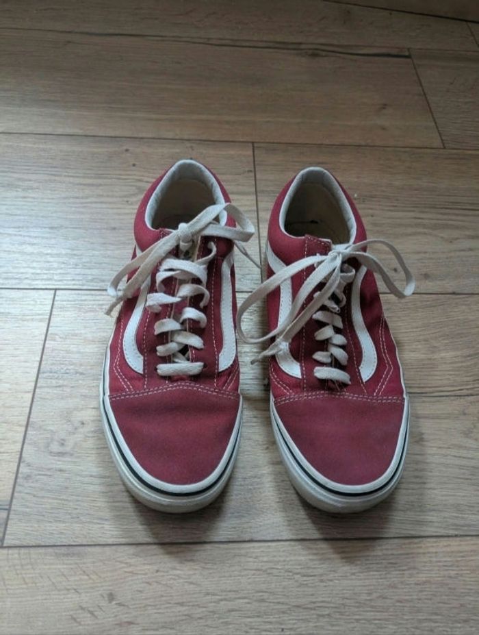 Vans de couleur bordeau - photo numéro 4