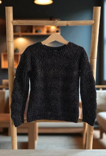 Pull noir brillant 10 ans