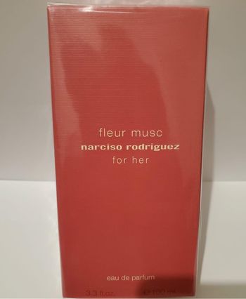 Narciso for her