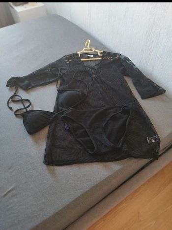 Robe de plage avec maillot de bain taille 44 mais plutôt 42 acheter en Allemagne
