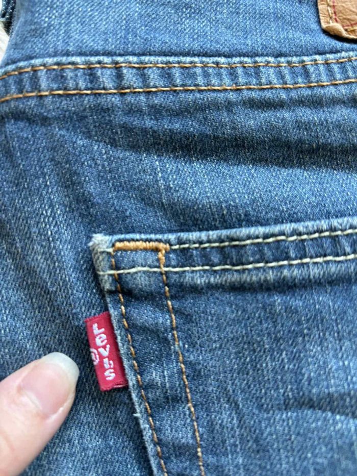 Jean Levi’s homme 502 slim Taper fuselé W33 L30 (42‑44 FR / L) Bleu foncé délavé État très bon - photo numéro 3
