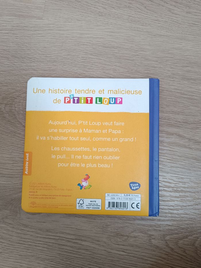 Livre p'tit loup s'habille tout seul - photo numéro 2