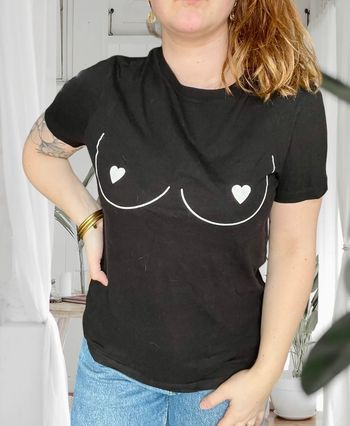T-shirt noir avec motifs blancs Undiz taille M très bon état