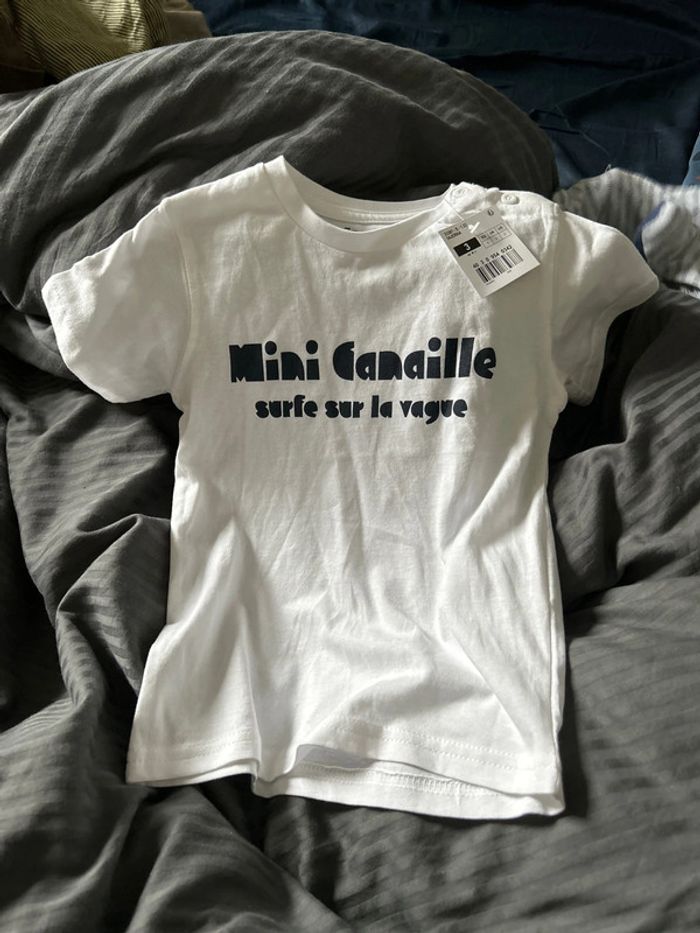 Tee shirt 3 ans Gemo mini canaille surfe sur la vague