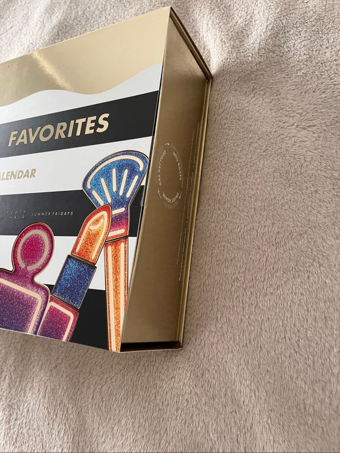 SEPHORA FAVORITES Calendrier de l’Avent - 24 produits Maquillage, Soin, Capillaire et Parfum - photo numéro 3