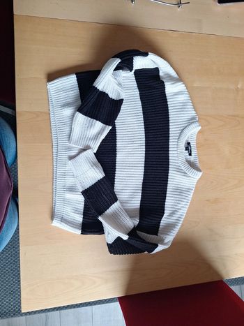 Pull blanc et noir