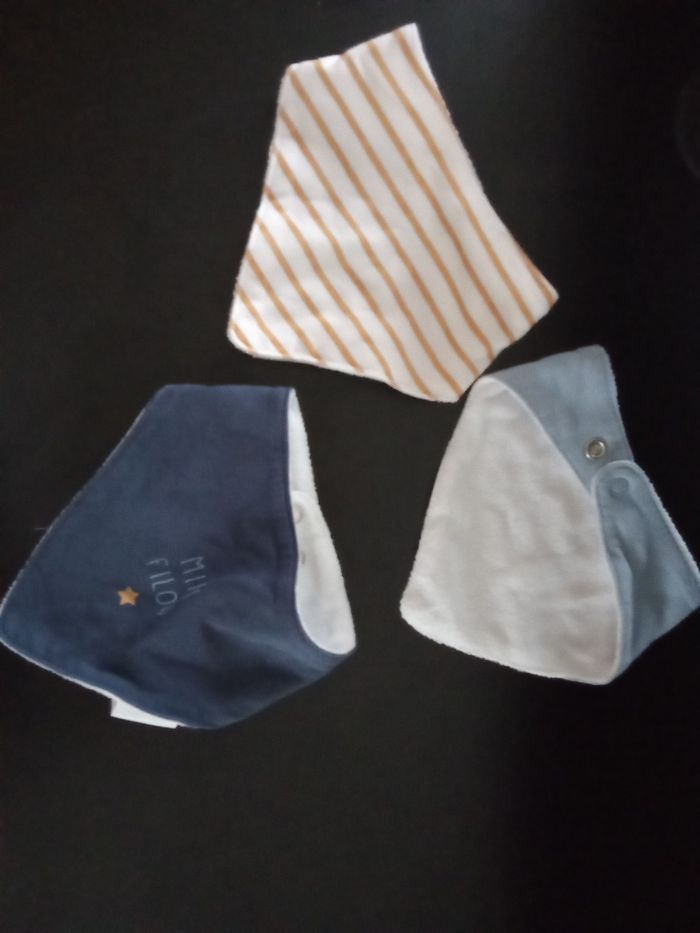 Lot de 3 bavoirs triangle garçon bébé 0,6  mois  ,marine, rayé, bleu ciel, motif - photo numéro 2