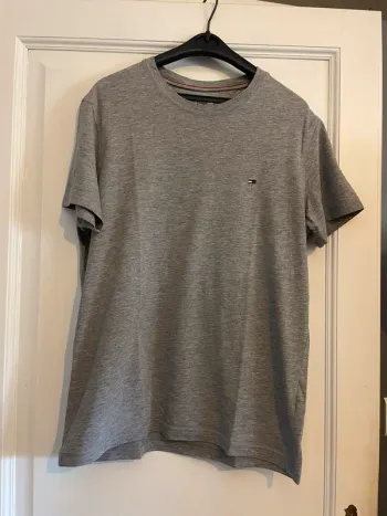 Tee shirt