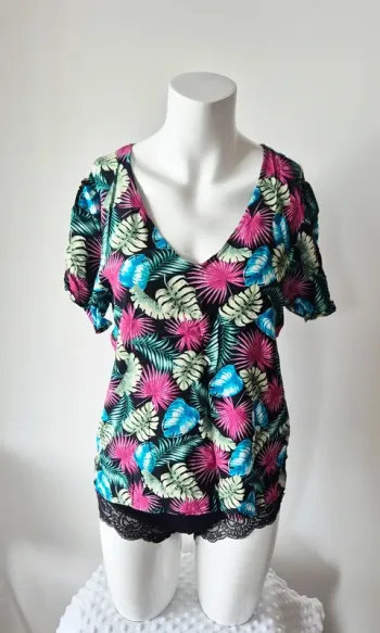 Jolie haut - Tee-shirt taille M