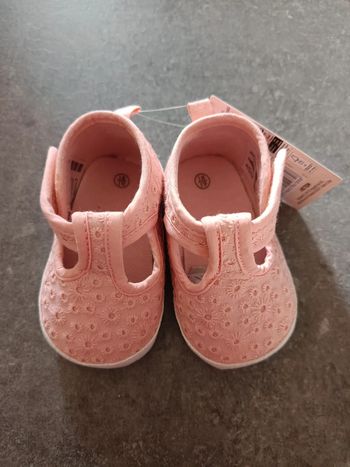 Chaussures dentelles bébé 18/19