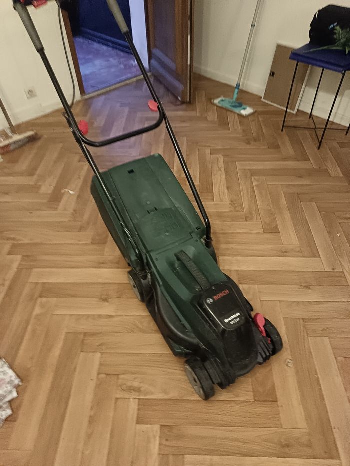 Bosch Tondeuse CityMower 18V-32-300 + batterie - 06008B9A07 - photo numéro 3