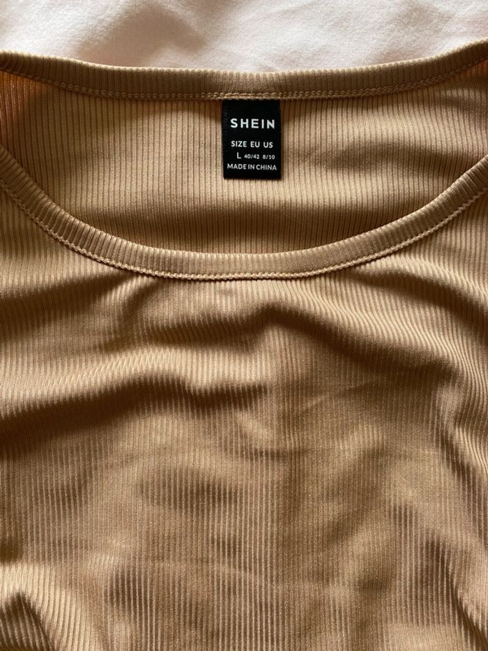 Top SHEIN cotelé - photo numéro 3