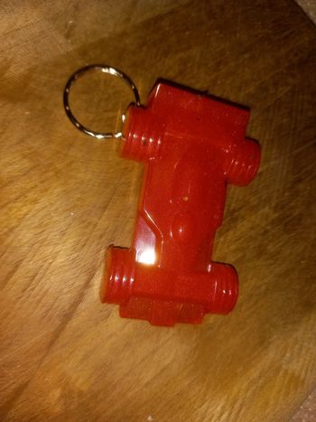 Porte clé voiture de course résine epoxy