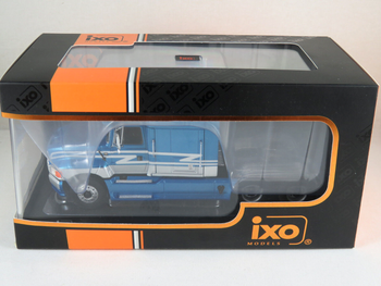 FORD AEROMAX 1990 BLEU IXO MODELS TR127.22