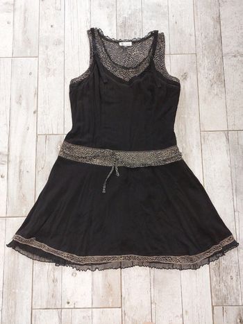 Robe noire imprimée