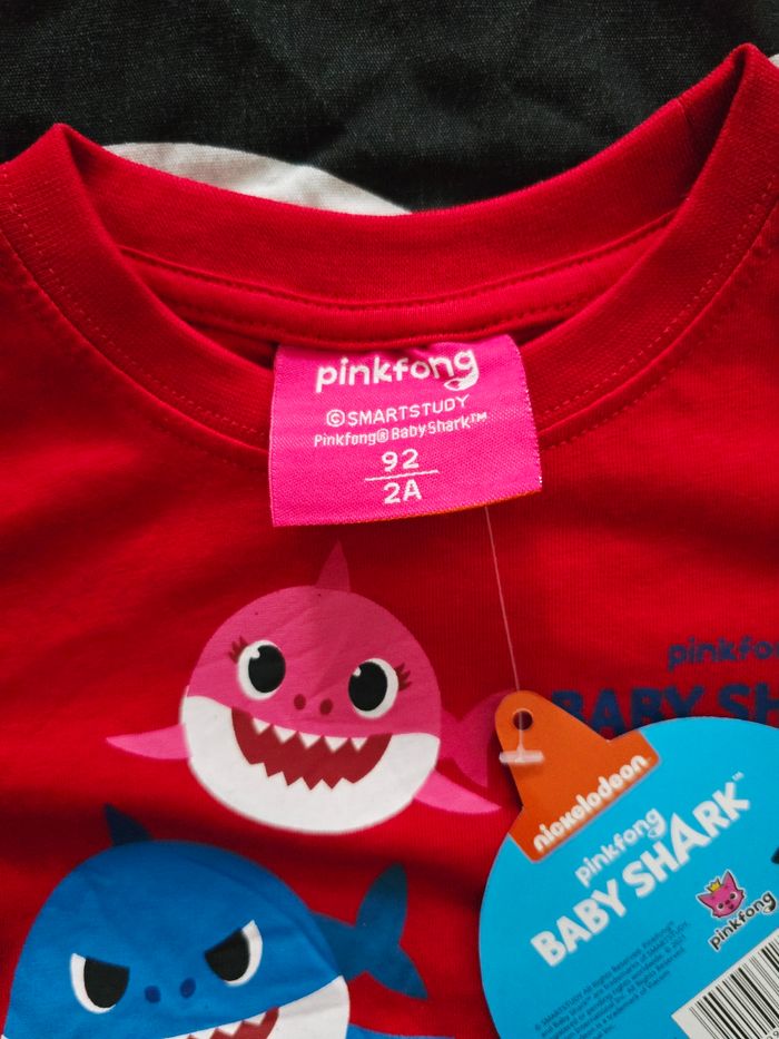 T-shirt baby shark 2ans - photo numéro 2