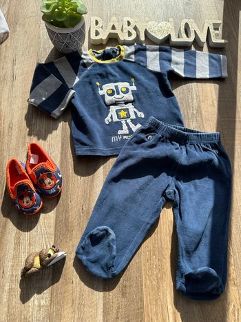 - Pyjama Kiabi     - 12 mois - bon état, usé au pied 