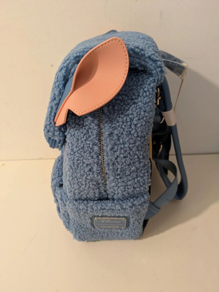 SAc à dos Loungefly Stitch "Plush pocket" - photo numéro 2
