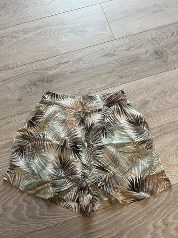 Short à motifs palmiers