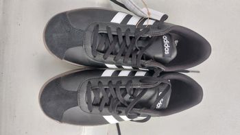 Baskets Adidas Noires NEUVES