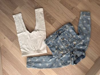 Lot vêtements taille 12 mois pour petites filles 