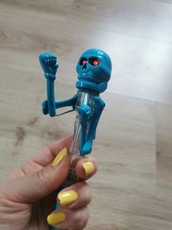 Stylo squelette boxeur bleu