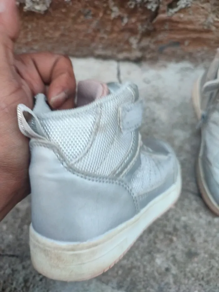 Chaussures basket taille 28 marque Okaïdi - photo numéro 6