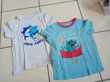 2 tee shirts 4 ans 🔁
