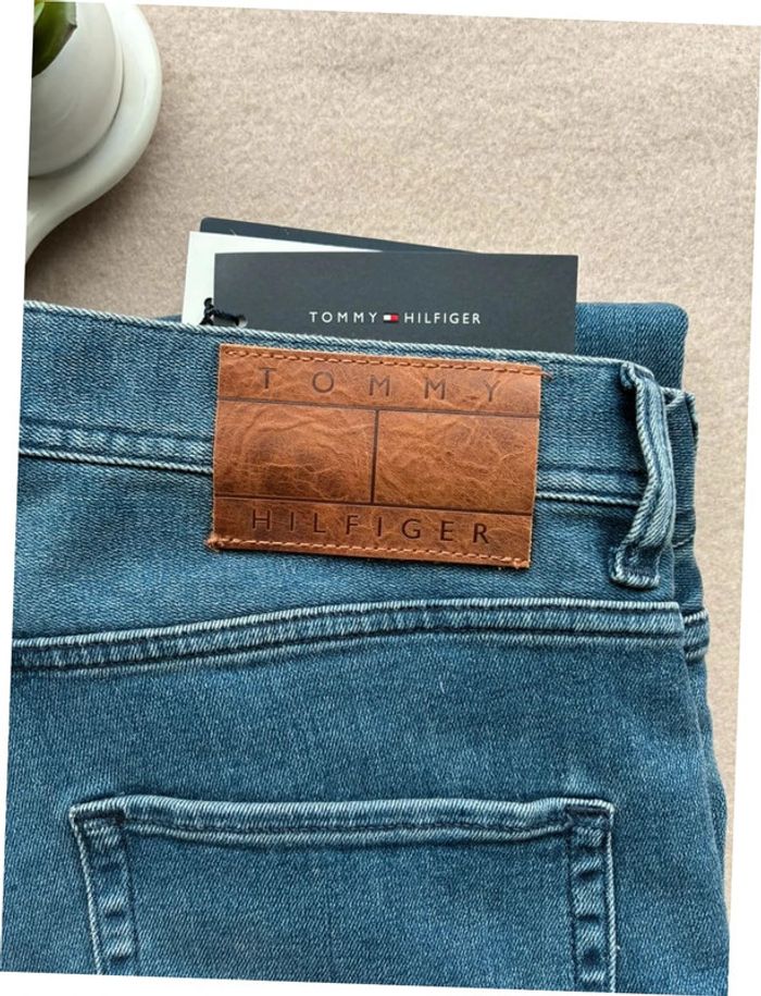 Jeans bleu foncé Tommy Hilfiger homme W30L34 denton straight neuf avec étiquette - photo numéro 2