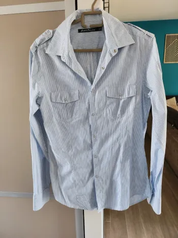 Chemise manches longues Avant première taille M très bon état bleue et blanche a rayures