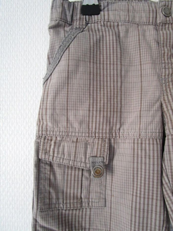 Short taupe carreaux Vertbaudet 2 ans TBE - photo numéro 3