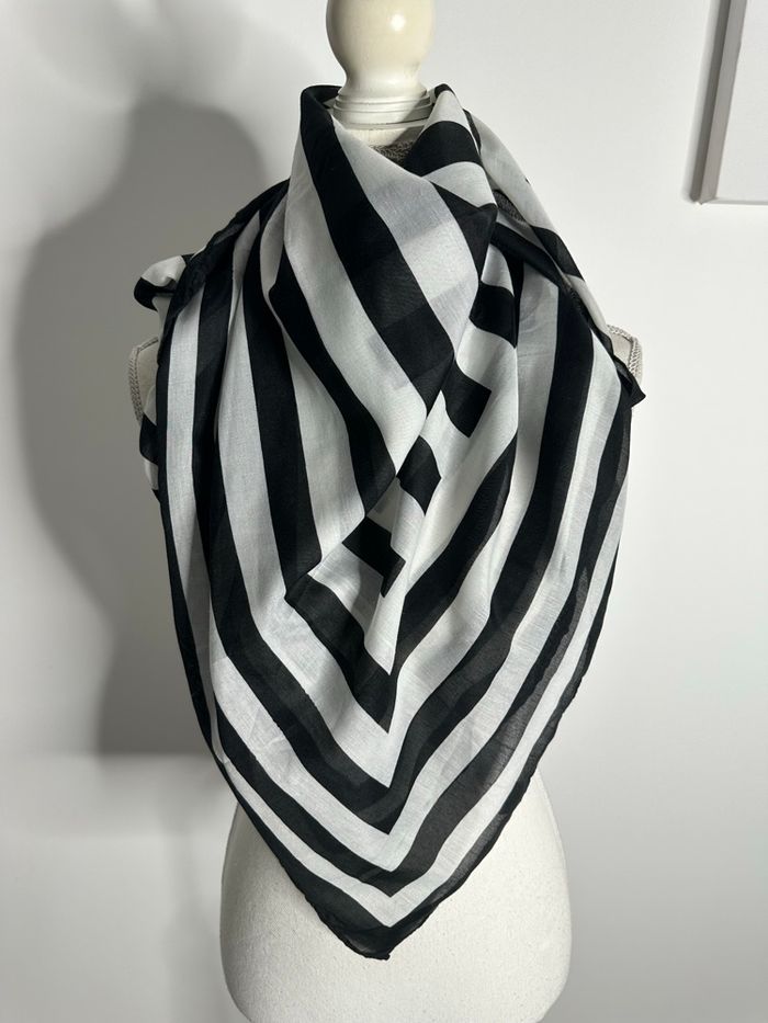 Foulard étole oversize à rayures noir et blanc 105x105cm