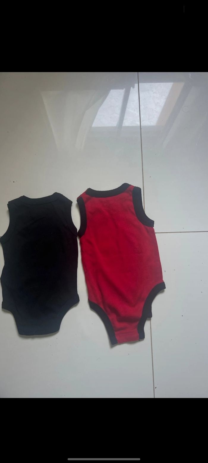 Lot 2 body débardeur bébé air jordan taille 3-6mois - photo numéro 2